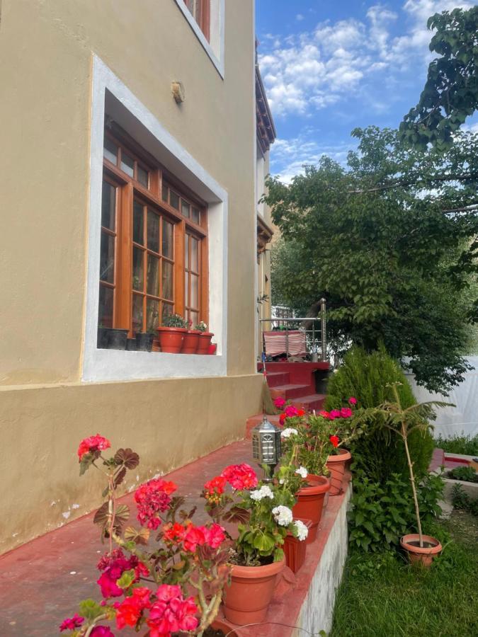 Gaywoo Guest House Leh Buitenkant foto